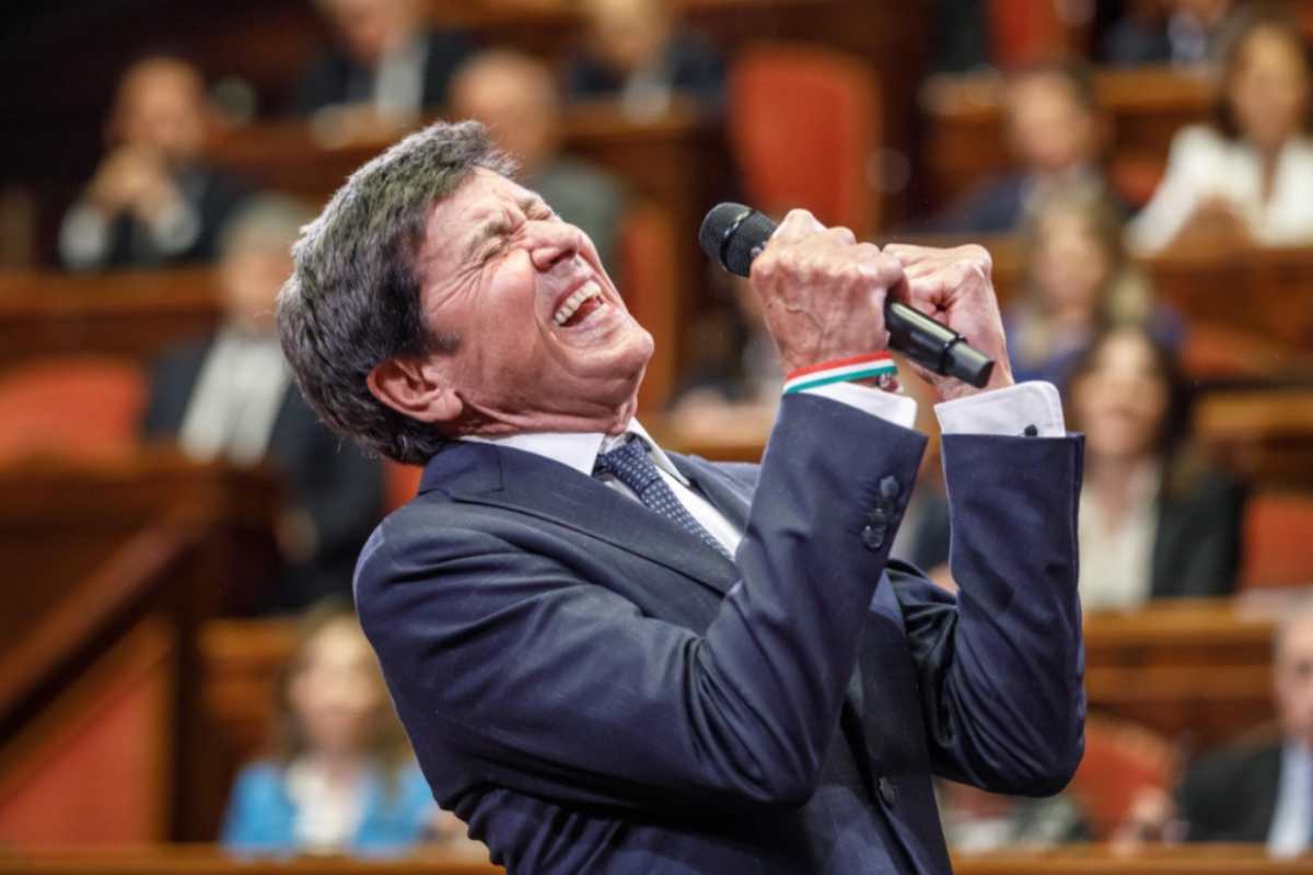 Gianni Morandi in una veste insolita