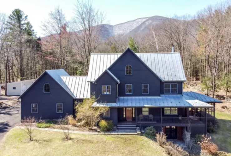 Casa Penn Badgley